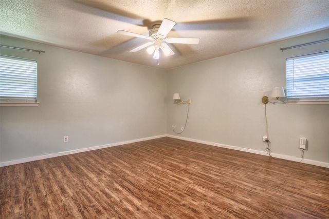 3512 Walton Avenue, Fort Worth, TX 76133