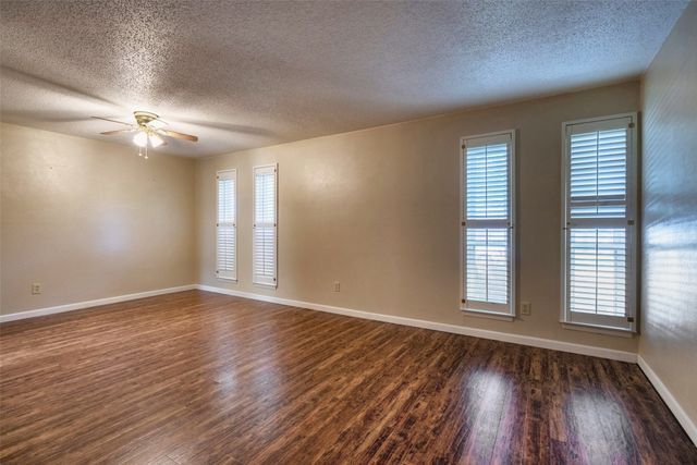 3512 Walton Avenue, Fort Worth, TX 76133