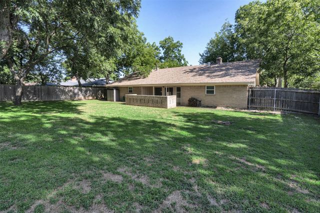 3512 Walton Avenue, Fort Worth, TX 76133