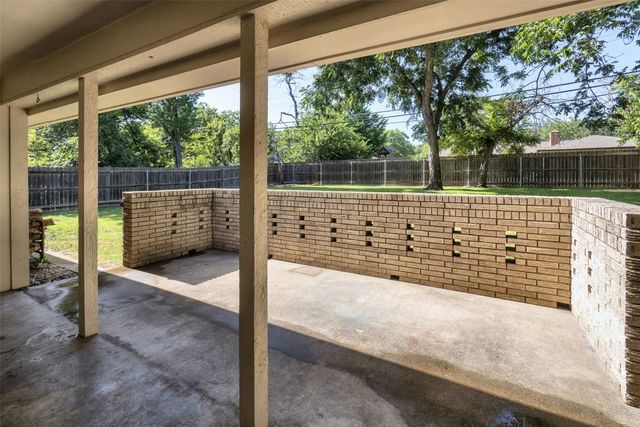 3512 Walton Avenue, Fort Worth, TX 76133