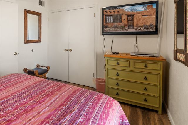 320 Artist Road 54, Santa Fe, NM 87501