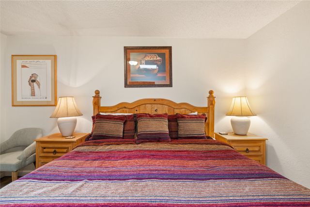 320 Artist Road 54, Santa Fe, NM 87501
