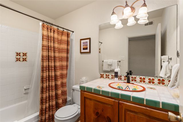 320 Artist Road 54, Santa Fe, NM 87501