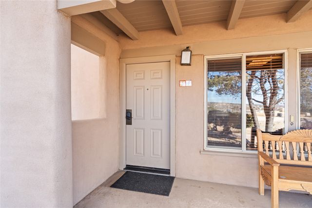 320 Artist Road 54, Santa Fe, NM 87501