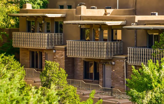 320 Artist Road 54, Santa Fe, NM 87501