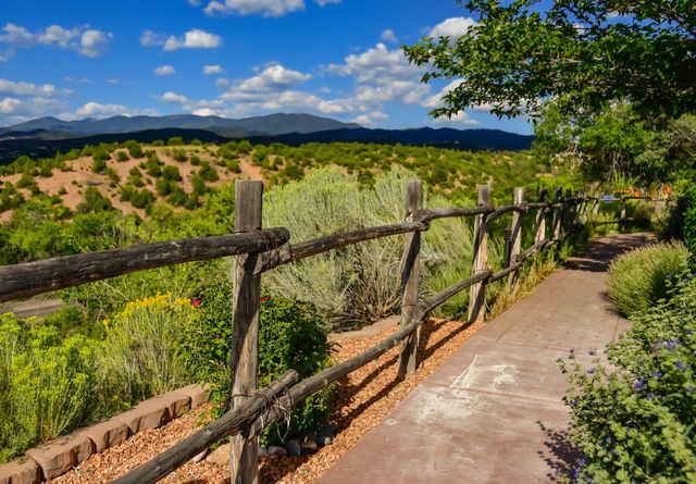 320 Artist Road 54, Santa Fe, NM 87501
