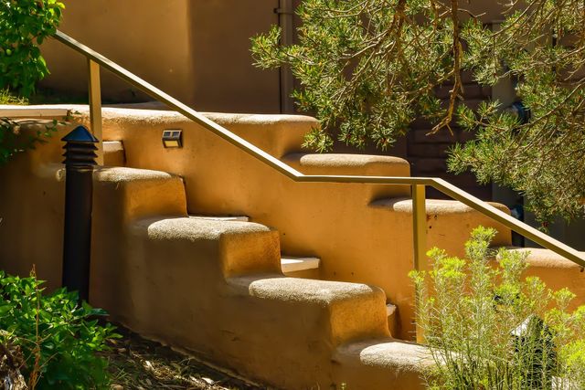 320 Artist Road 54, Santa Fe, NM 87501