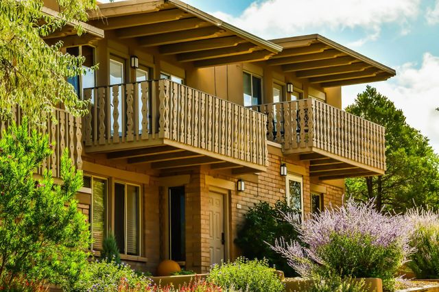 320 Artist Road 54, Santa Fe, NM 87501