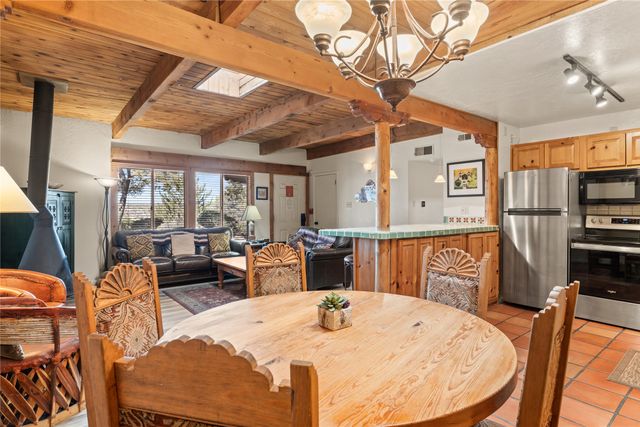 320 Artist Road 54, Santa Fe, NM 87501