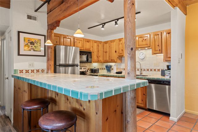 320 Artist Road 54, Santa Fe, NM 87501