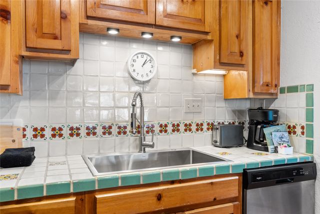 320 Artist Road 54, Santa Fe, NM 87501