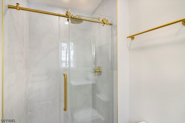 62 Drake Rd, Franklin Twp., NJ 08873