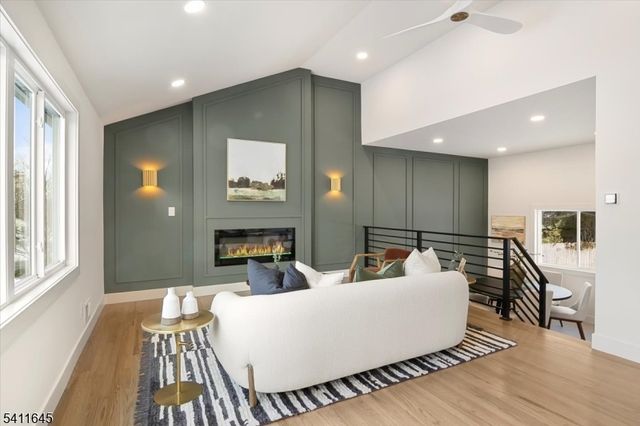 62 Drake Rd, Franklin Twp., NJ 08873