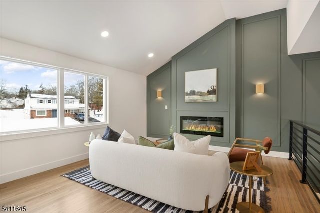 62 Drake Rd, Franklin Twp., NJ 08873