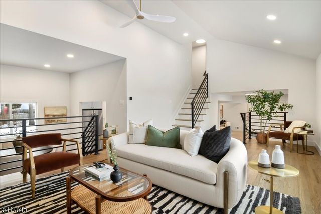 62 Drake Rd, Franklin Twp., NJ 08873