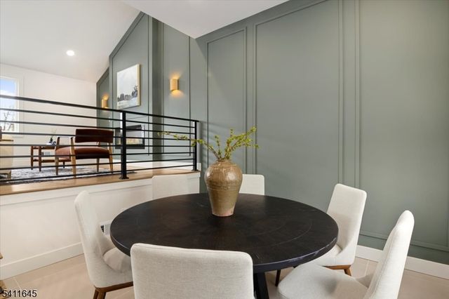 62 Drake Rd, Franklin Twp., NJ 08873