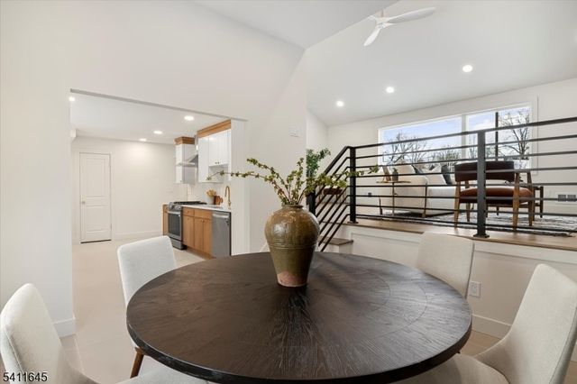 62 Drake Rd, Franklin Twp., NJ 08873