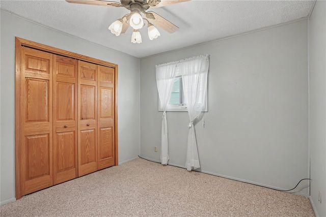1052 Clifton Street NE, Cedar Rapids, IA 52402