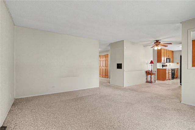 1052 Clifton Street NE, Cedar Rapids, IA 52402