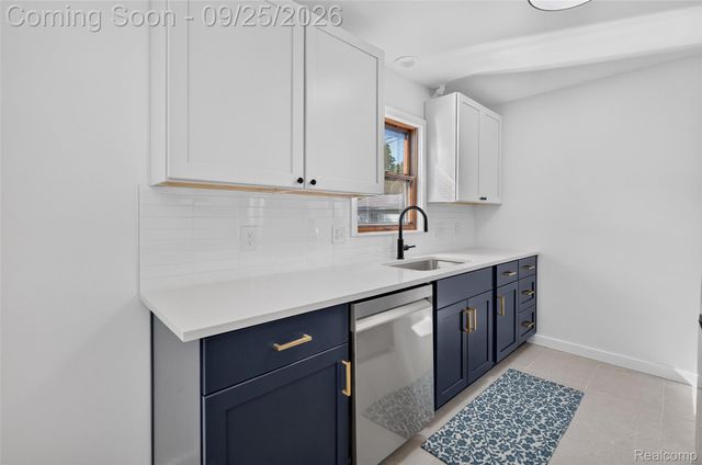 16354 Drake Street, Southgate, MI 48195