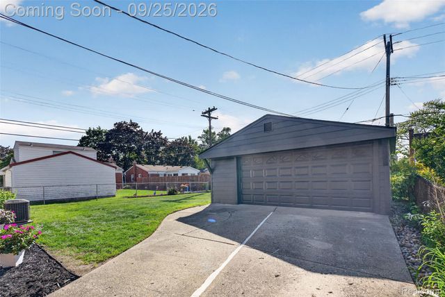 16354 Drake Street, Southgate, MI 48195