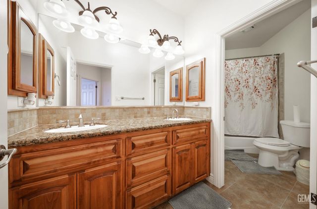 2510 Edingal Drive, Bakersfield, CA 93311