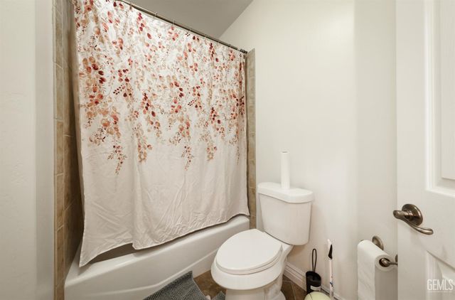 2510 Edingal Drive, Bakersfield, CA 93311