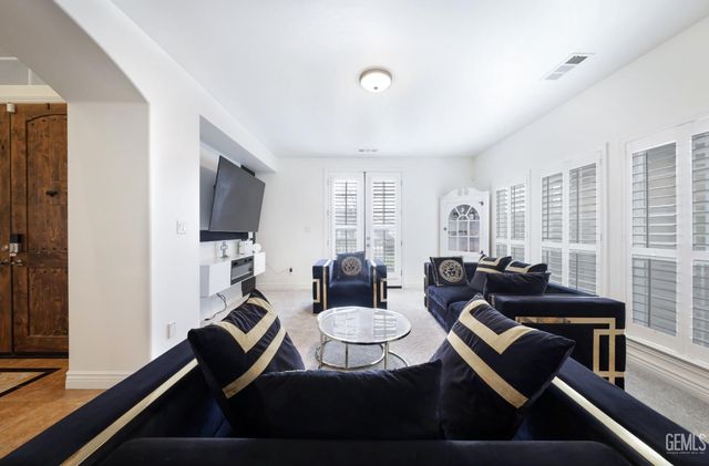 2510 Edingal Drive, Bakersfield, CA 93311