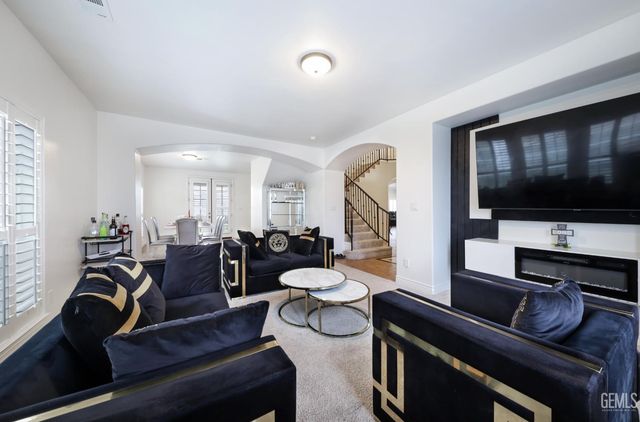 2510 Edingal Drive, Bakersfield, CA 93311