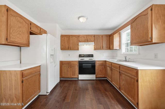 1402 Lockwood Road, Kinston, NC 28501