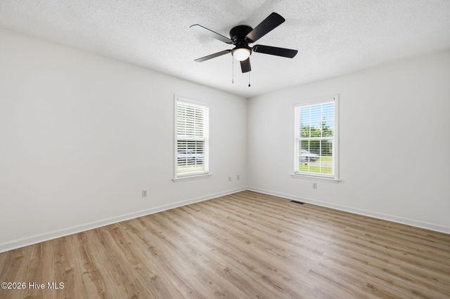 1402 Lockwood Road, Kinston, NC 28501