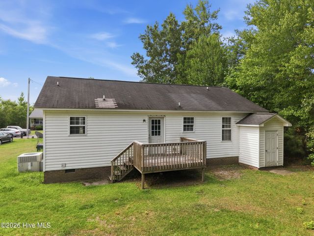 1402 Lockwood Road, Kinston, NC 28501