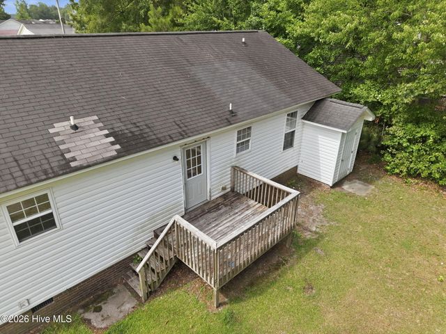 1402 Lockwood Road, Kinston, NC 28501