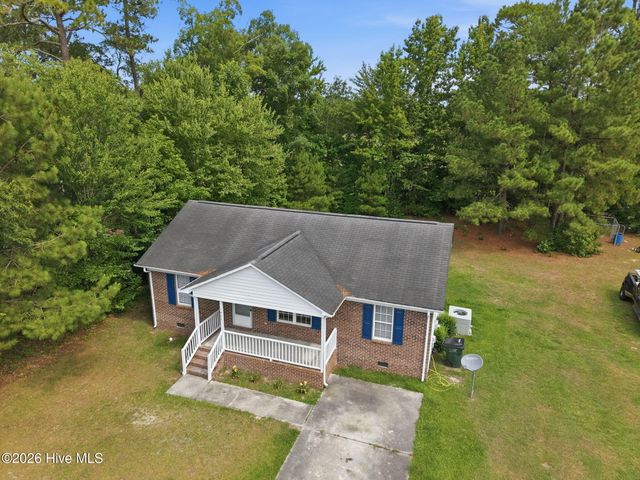 1402 Lockwood Road, Kinston, NC 28501
