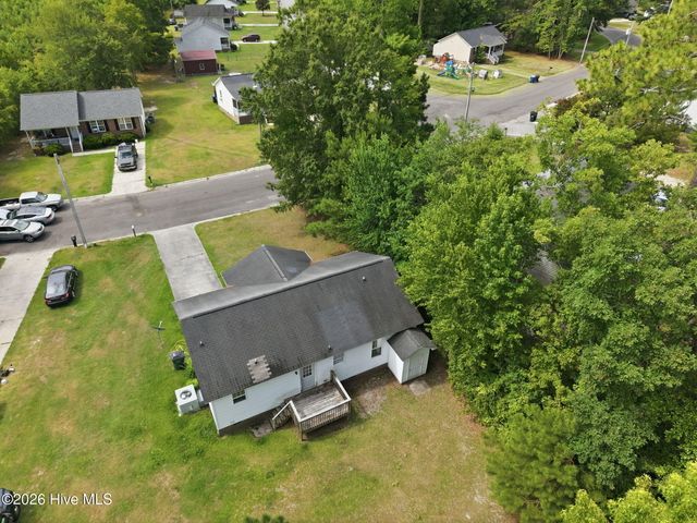 1402 Lockwood Road, Kinston, NC 28501