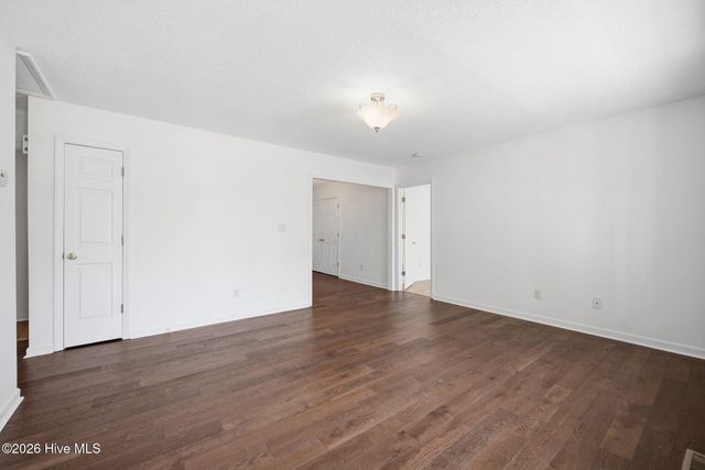 1402 Lockwood Road, Kinston, NC 28501