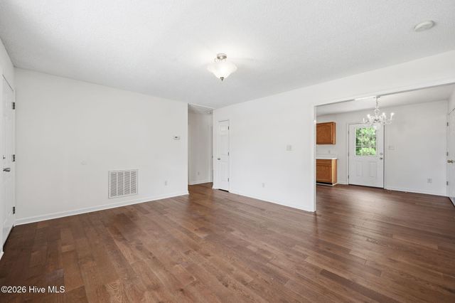1402 Lockwood Road, Kinston, NC 28501
