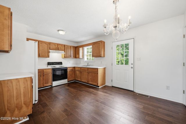 1402 Lockwood Road, Kinston, NC 28501