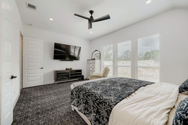 127 Old Glory LOOP, Kyle, TX 78640