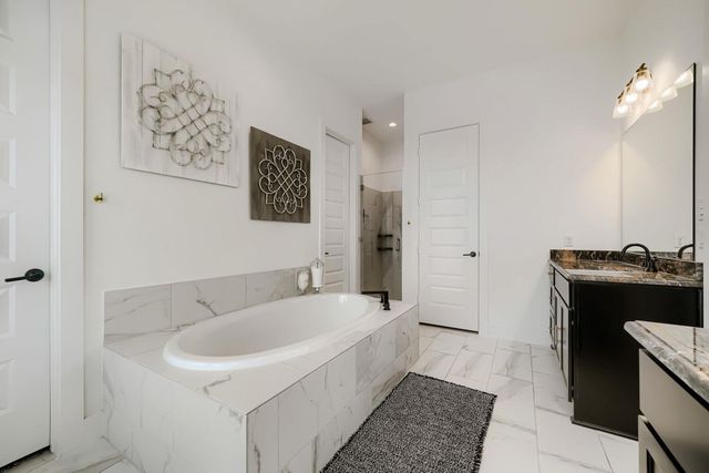 127 Old Glory LOOP, Kyle, TX 78640