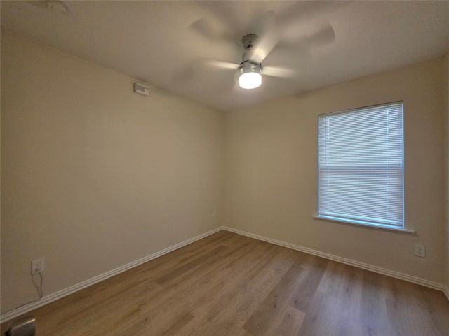 104 E Eggleston ST, Manor, TX 78653