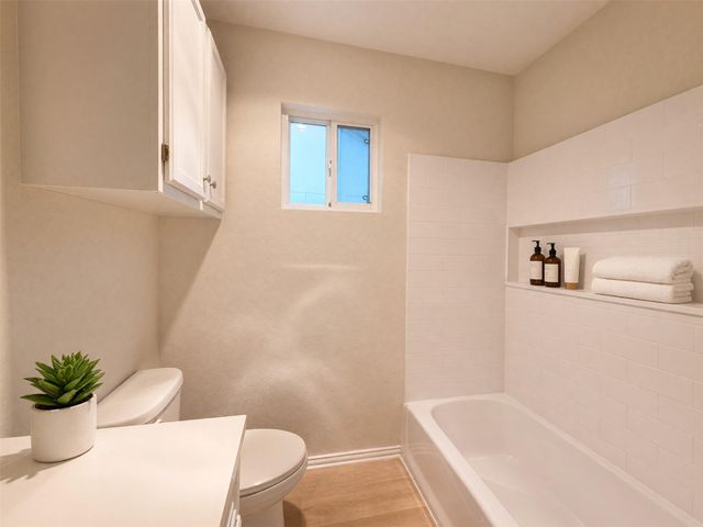 104 E Eggleston ST, Manor, TX 78653