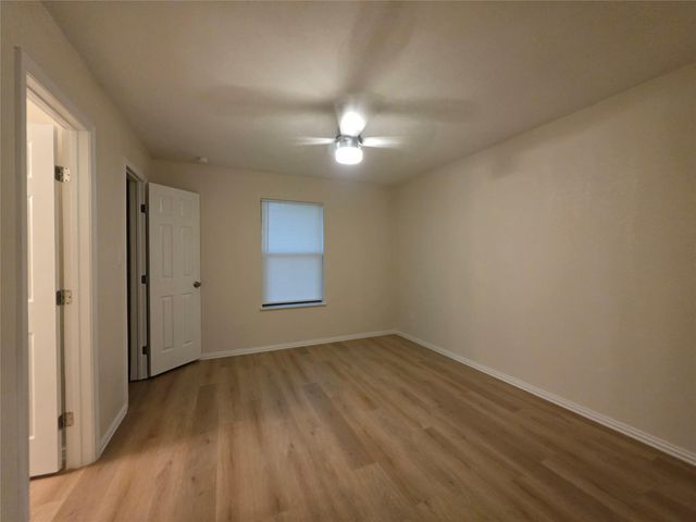 104 E Eggleston ST, Manor, TX 78653