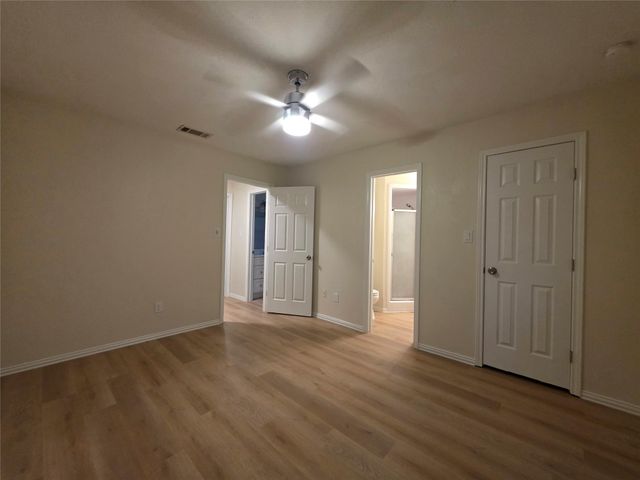 104 E Eggleston ST, Manor, TX 78653