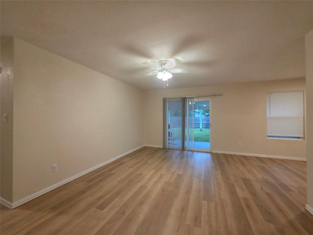 104 E Eggleston ST, Manor, TX 78653