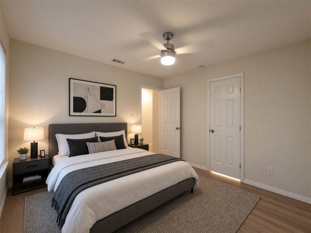 104 E Eggleston ST, Manor, TX 78653