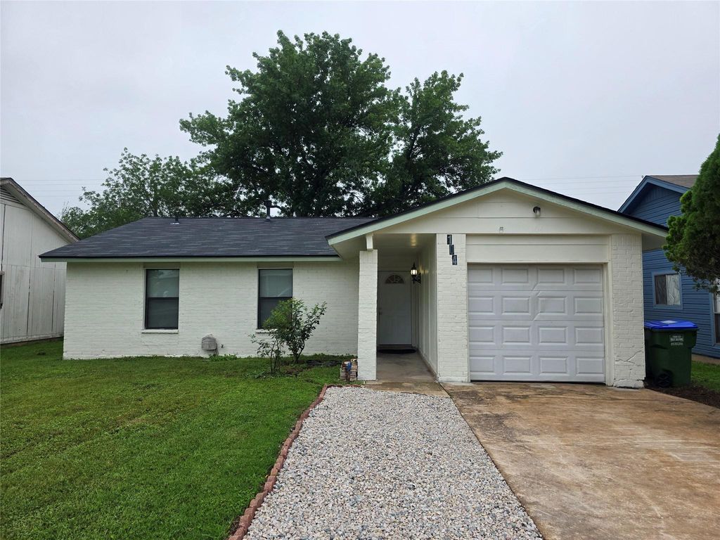 104 E Eggleston ST, Manor, TX 78653