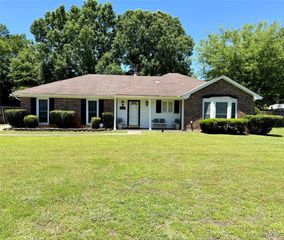 2256 SEMMES Drive, Montgomery, AL 36106