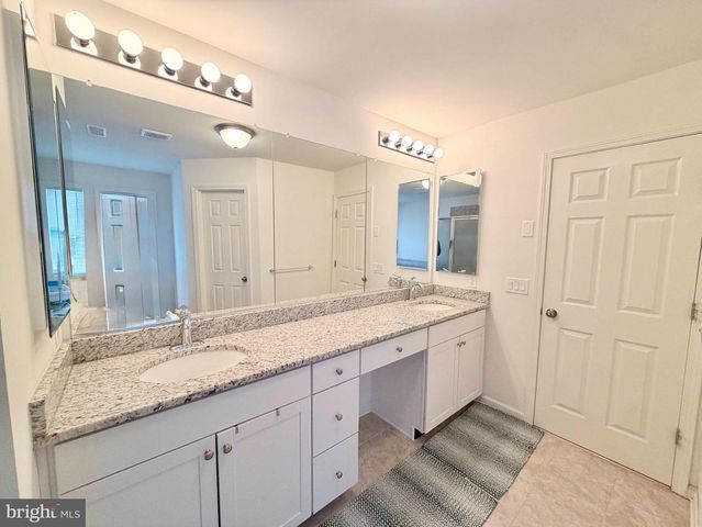 98 APPLEGATE WAY, Chesterfield, NJ 08515