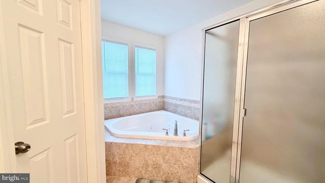 98 APPLEGATE WAY, Chesterfield, NJ 08515